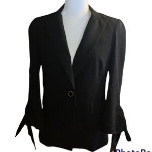 Veronica Beard Black Blazer With Tie Sleeves and One button in Front Size 4